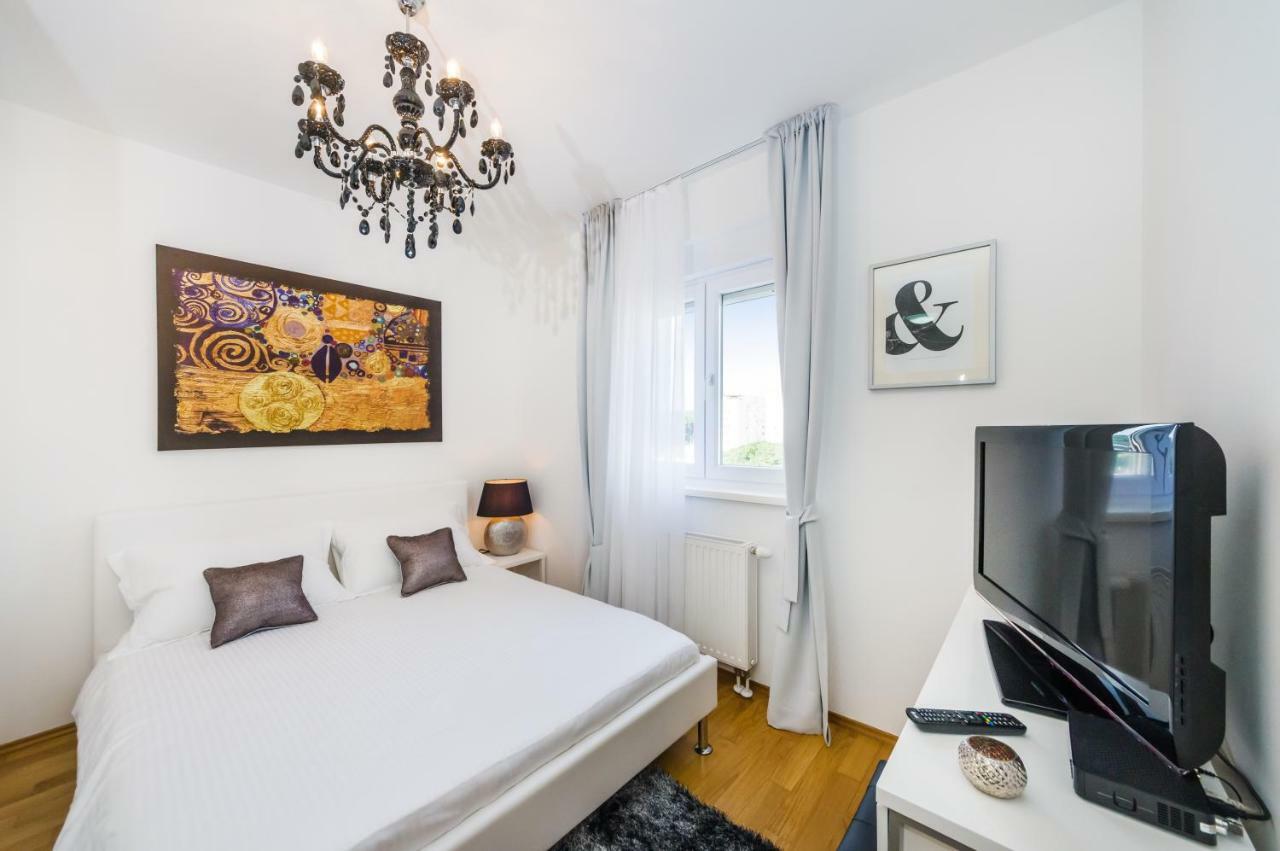Studio Apartment K & K With Free Garage Zadar Exterior photo