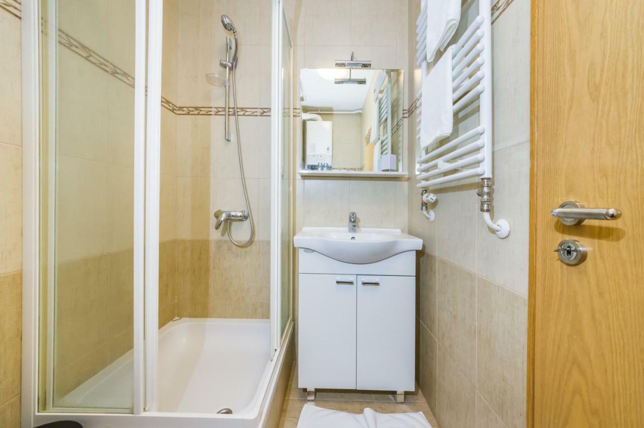 Studio Apartment K & K With Free Garage Zadar Exterior photo