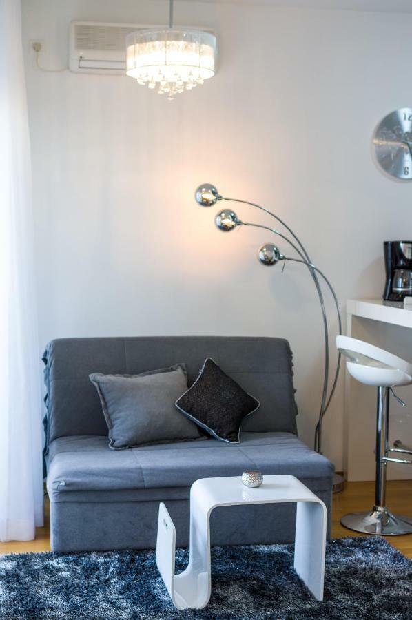Studio Apartment K & K With Free Garage Zadar Exterior photo